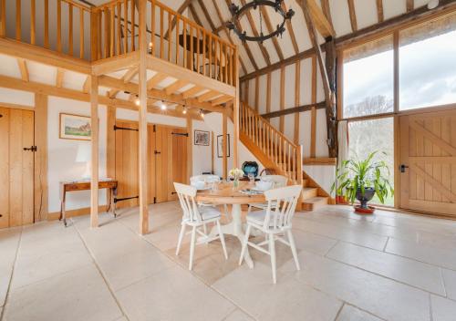 Strawberry Hole Barn – Photos 5