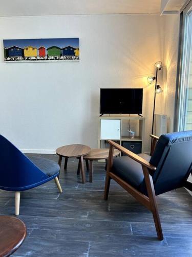Μια τηλεόραση ή/και κέντρο ψυχαγωγίας στο Appartement studio vue mer