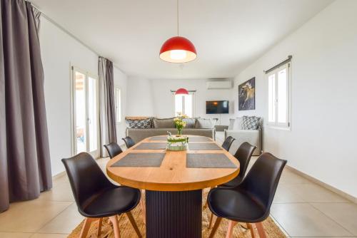 Una cocina o cocineta en Daphne's place