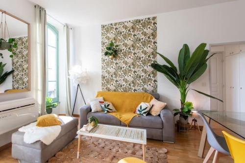 L40 2P Central 5Mins Old Town & SEA/Balcony & AC