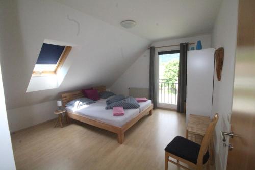 Una cama o camas en una habitación de Ferienwohnung Inrefrid