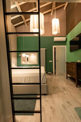 a room with a bunk bed in a room at PARADISE RANCH in Borgo Sabotino