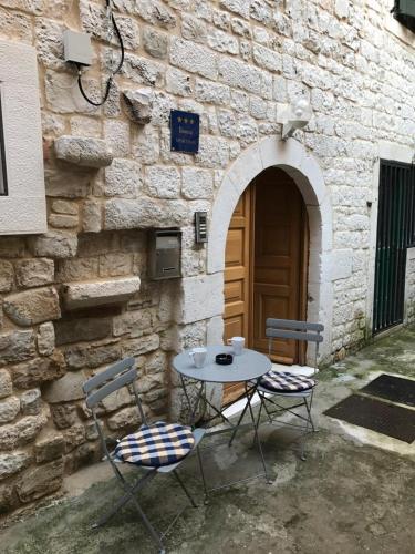 Trogir old town apartments with FREE parking