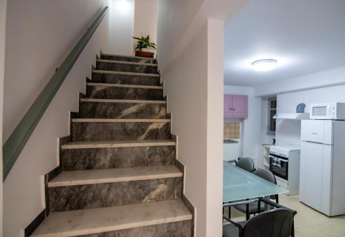 ハニア・タウンにあるCasa Bollani - Old Town Chania Houseの階段