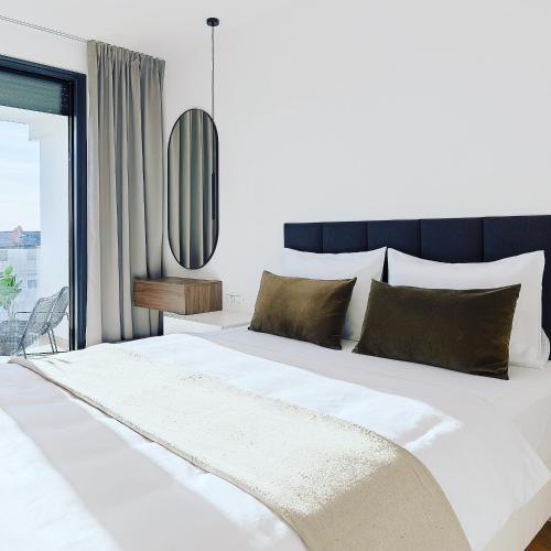 Modern Mediterranean Luxury Apartment