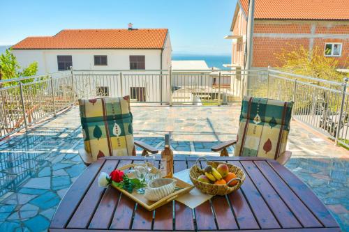 Holiday House Larma