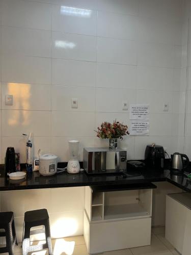 Una cocina o zona de cocina en RIO DE JANEIRO Hostel