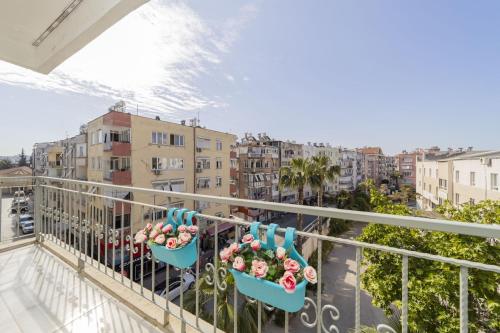 Central Flat Near Seaside in Antalya Muratpasa