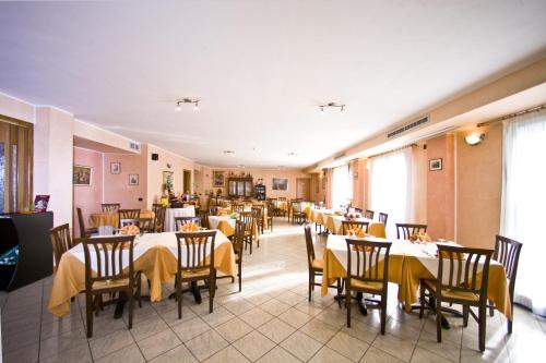 Restaurant o un lloc per menjar a Hotel Il Canneto