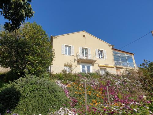 Gambar di galeri bagi Chambres d'hôte A Caserella, Maison de village rénovée avec vue sur mer di Valle-di-Campoloro