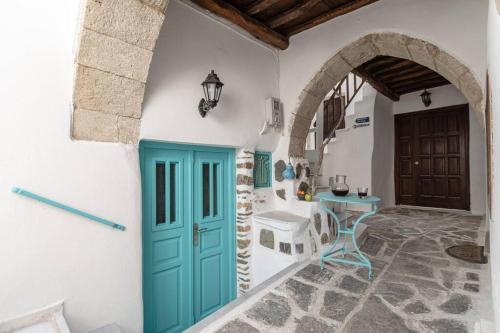 Ocean Rose II - Old Naxos Town