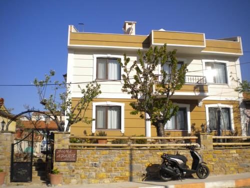 Gallery image of Suna Apart Hotel in Gokceada Town