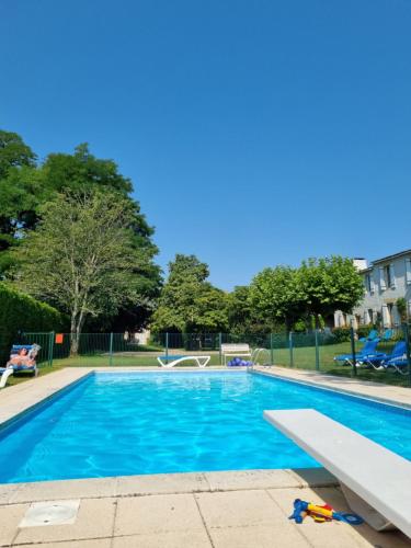 Πισίνα στο ή κοντά στο Mimosa