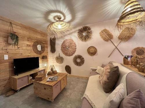 Fotografia z galérie ubytovania Les P'tits Apparts d'Angie - Logement Bohème v destinácii Porto-Vecchio