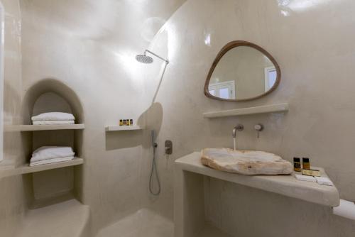 A bathroom at Crown of Fira