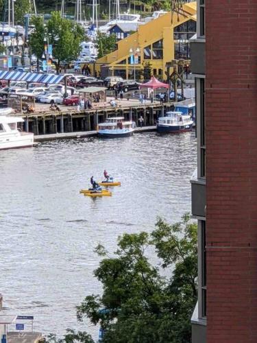 Permandangan sungai dekat dengan apartmen