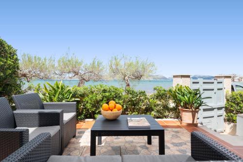 SES ONES with sea views