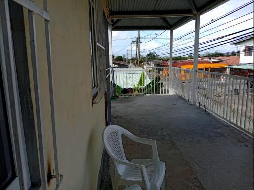 Balcon ou terrasse dans l'établissement Habitación privada a 8 minutos del Aeropuerto Tocumen