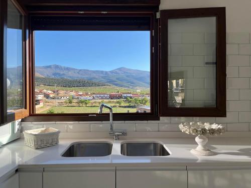 Γενική θέα στο βουνό ή θέα στο βουνό από  αυτό το διαμέρισμα