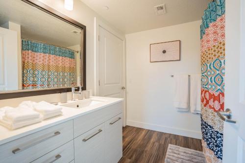 Ένα μπάνιο στο Charming Retreat in Heart of SLC