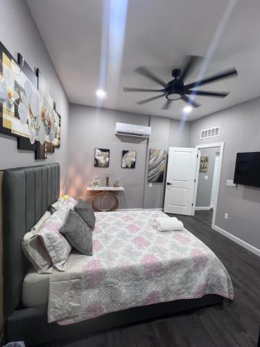 Gallery image of The palm suite in Lehigh Acres