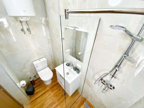 Regatta Seaview Apartment 306 – Photos 3