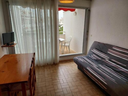 Posteľ alebo postele v izbe v ubytovaní Studio avec Terrasse et Parking Privé à La Grande Motte - 4 Pers. - FR-1-716-8