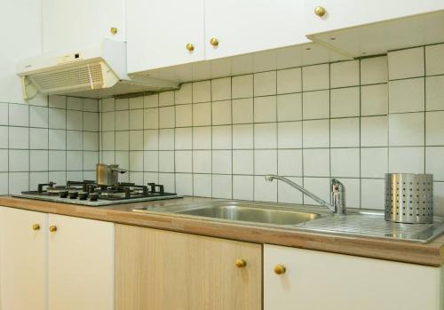Cosy Flat Helexpo in Old City YR1