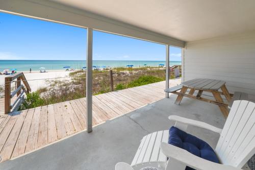 Three Steps to the Beach Townhouse – Photos 2