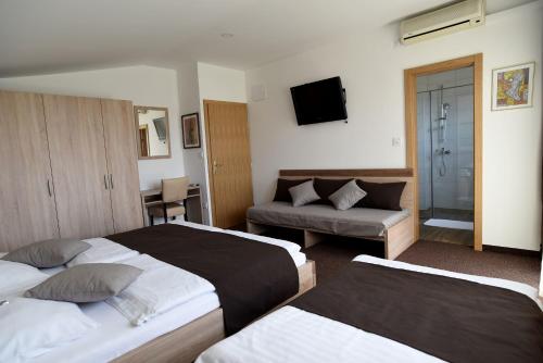 Bed and Breakfast Rooms Barba Niko near Zagreb Airport, Velika Gorica,  Croatia - Booking.com