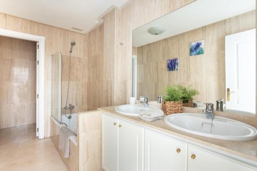 Eden Rentals Duke-Paradise Jacuzzi Terrace Retreat