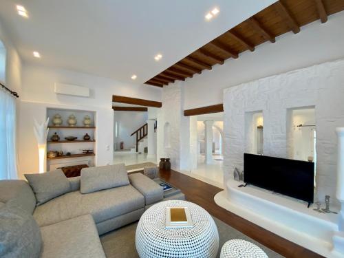 Villa Alessandra with Massive Pool by Diles Villas