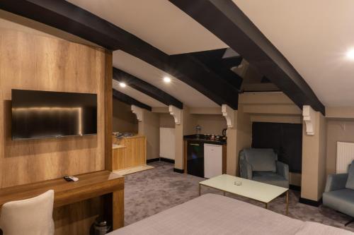 Μια τηλεόραση ή/και κέντρο ψυχαγωγίας στο Anatolia Luxury Hotel