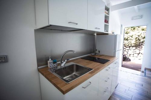 Η κουζίνα ή μικρή κουζίνα στο Miniappartamento centro storico Forio d'Ischia