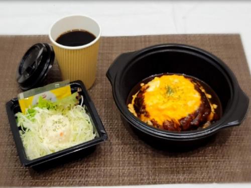 Jídlo v hotelu nebo okolí