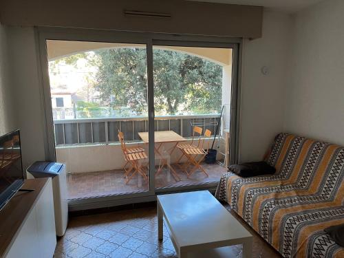 STUDIO SAINT MANDRIER