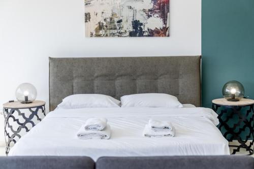 Hip And Fun Apt B