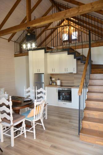 Η κουζίνα ή μικρή κουζίνα στο Chalet edelweiss preveza