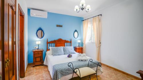 Posteľ alebo postele v izbe v ubytovaní Villa ManuelG Nerja by Ruralidays