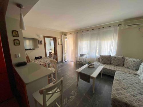 Χώρος καθιστικού στο Nessebar panoramic apartment