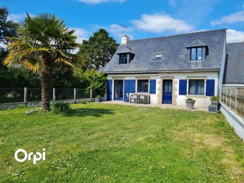 Ref 022 - Grande maison pour dix personnes avec jardin et palmier