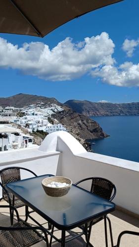 Top Oia