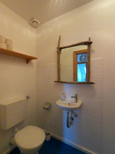 Bilik mandi di Ferienwohnung mit Dachterrasse