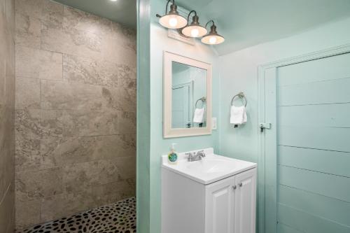 Ванная комната в Latitude 26 Waterfront Boutique Resort - Bonita Springs