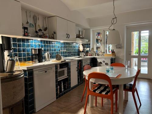 Kuchyň nebo kuchyňský kout v ubytování Apartment im Geteviertel - citynah