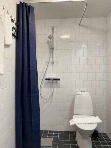 Ένα μπάνιο στο Magnolia House Sollentuna