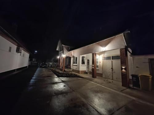 Patyo Orosháza 5900 Orosháza, 10 Győzelem utca kép - 3