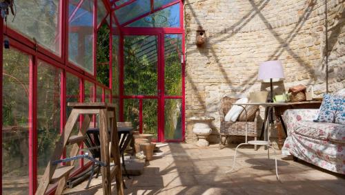 A seating area at Heron's Path I