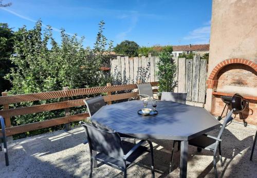 Fotografie z fotogalerie ubytování Maison de ville avec terrasse et jardin v destinaci Saint-Georges-dʼOléron