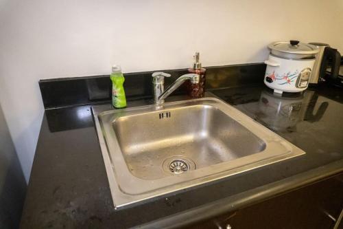 A2J Luxury 1BR Near Venice Mall BGC Taguig